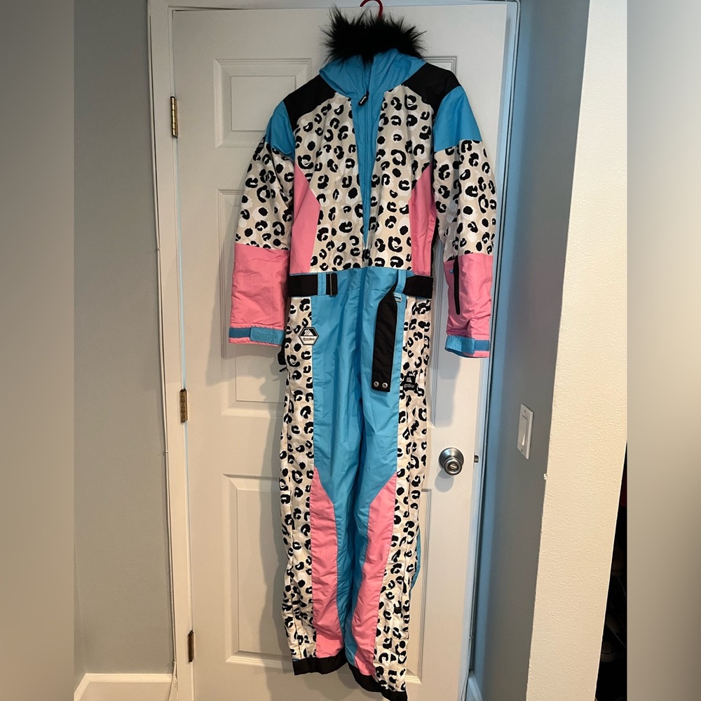 Winter sport jumpsuit for skiing/snowboarding etc.